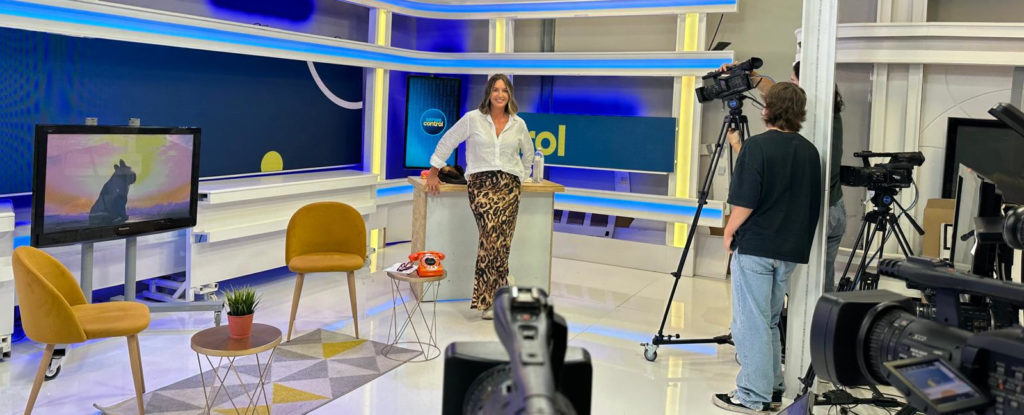 Lucia Lipperheide en un plato de television